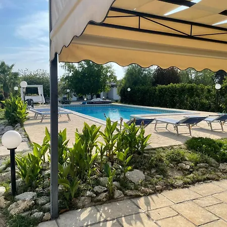 Casa Vacanza Con Piscina Nel Salento Prázdninový dům *