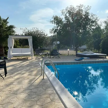 Casa Vacanza Con Piscina Nel Salento Prázdninový dům *
